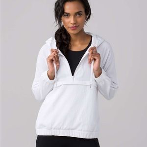 Lululemon Pack Light 1/4 zip pullover packable jacket bag *white* (size 6)